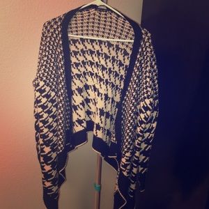 Houndstooth Pattern Sweater